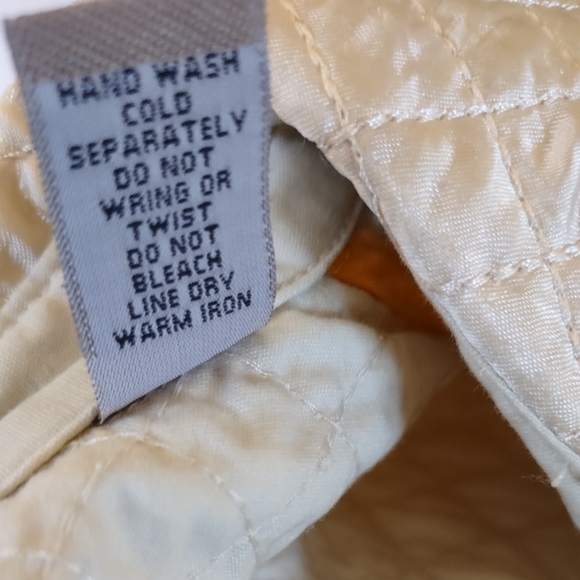 Vintage Women's  Quilted Satin Jacket I.E Relaxed size Medium - Picture 11 of 12